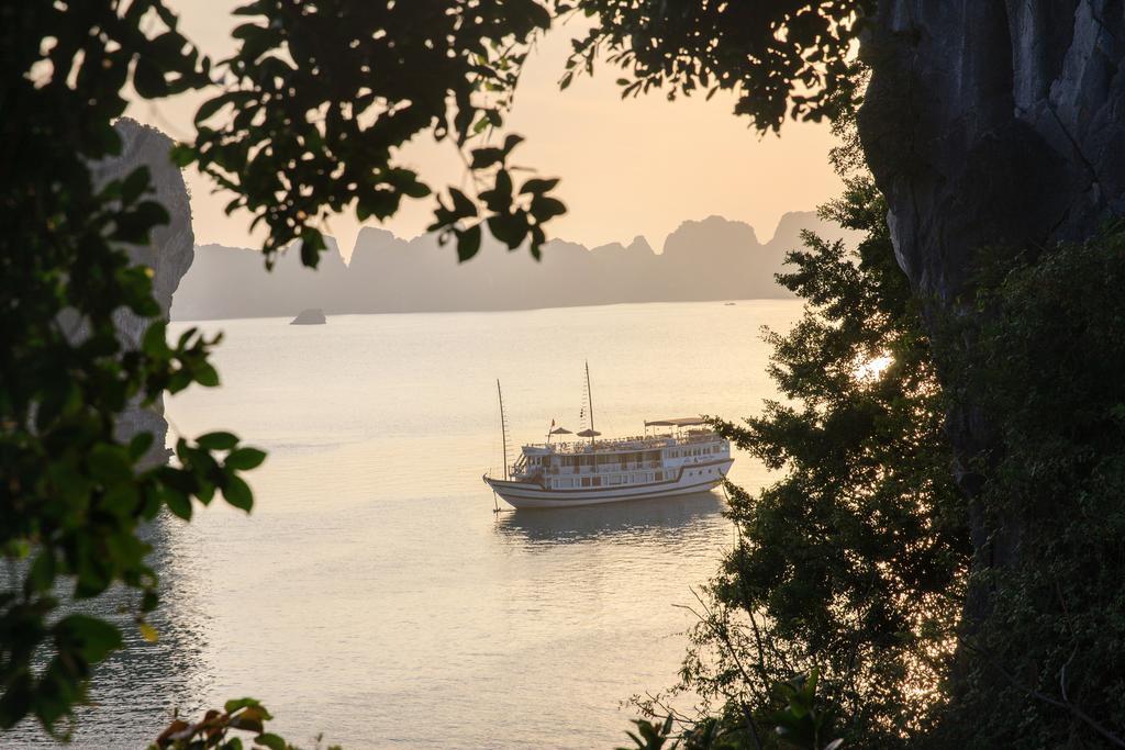 Garden Bay Luxury Cruise Otel Ha Long Dış mekan fotoğraf