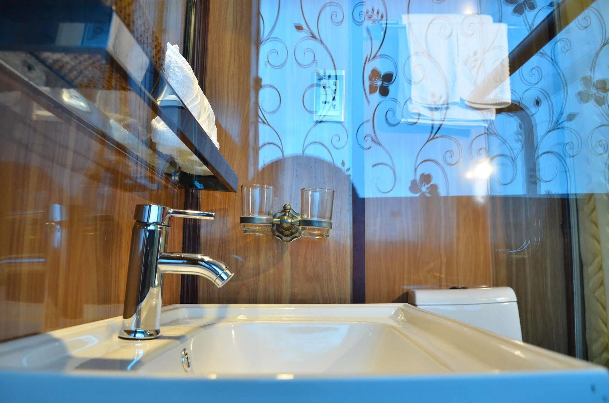 Garden Bay Luxury Cruise Otel Ha Long Dış mekan fotoğraf