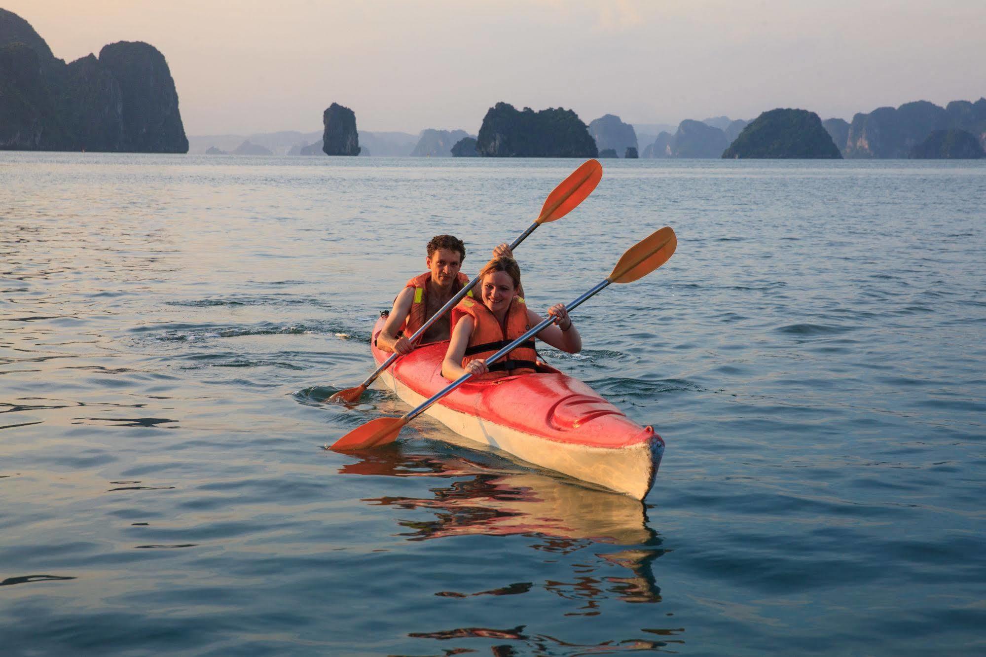 Garden Bay Luxury Cruise Otel Ha Long Dış mekan fotoğraf