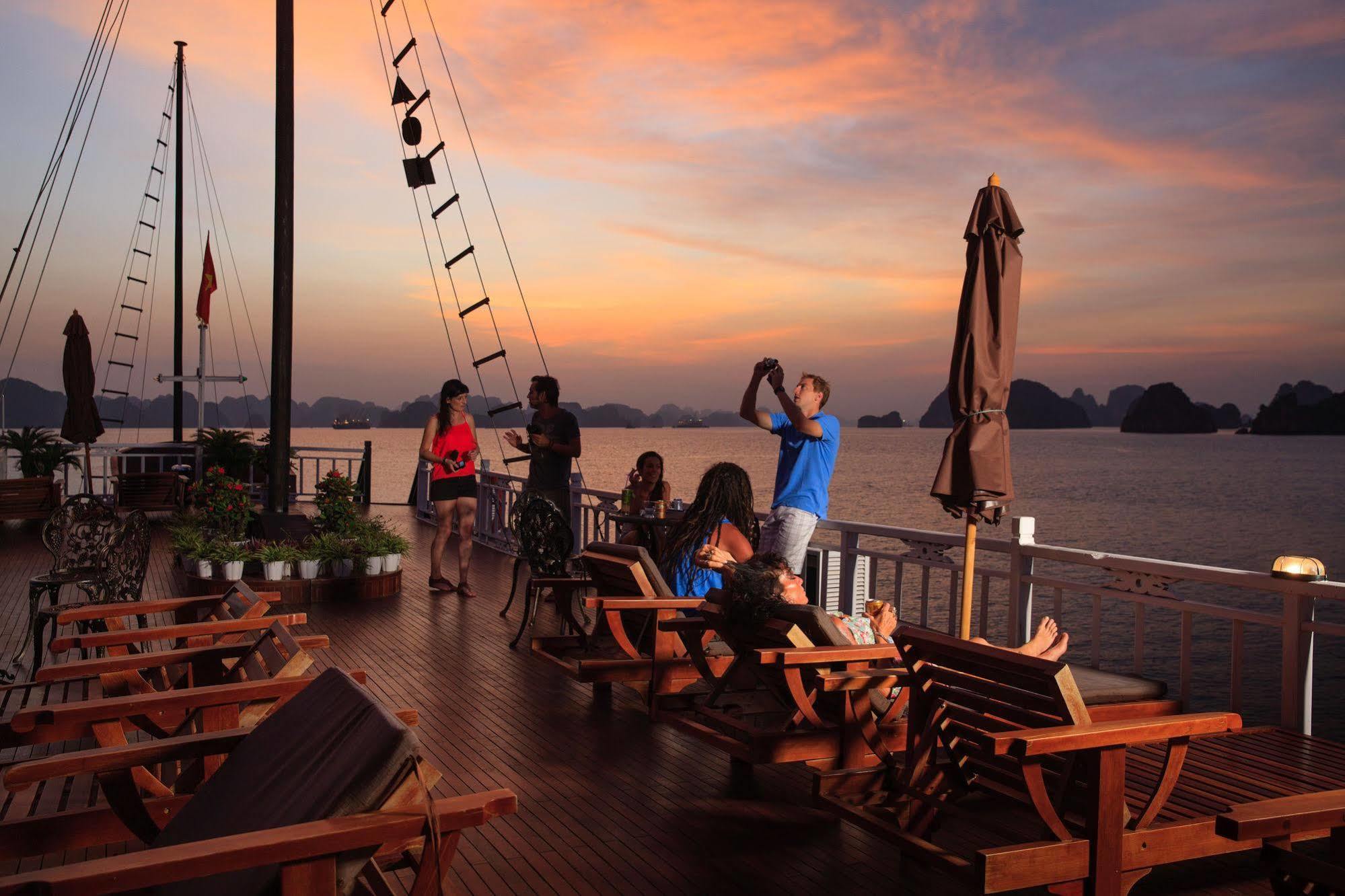 Garden Bay Luxury Cruise Otel Ha Long Dış mekan fotoğraf
